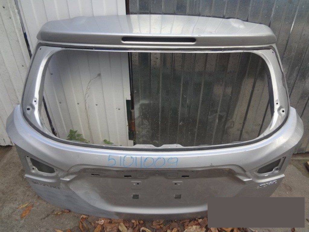 Дверь багажника на Suzuki SX4 2013>