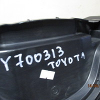Решетка радиатора на Toyota Auris (E15) 2006-2012
