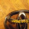 Эмблема на Toyota Camry V50 2011>