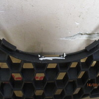Решетка радиатора на Toyota Yaris 2005-2011