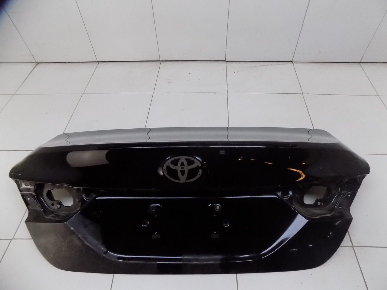 Крышка багажника на Toyota Camry V70 2017>