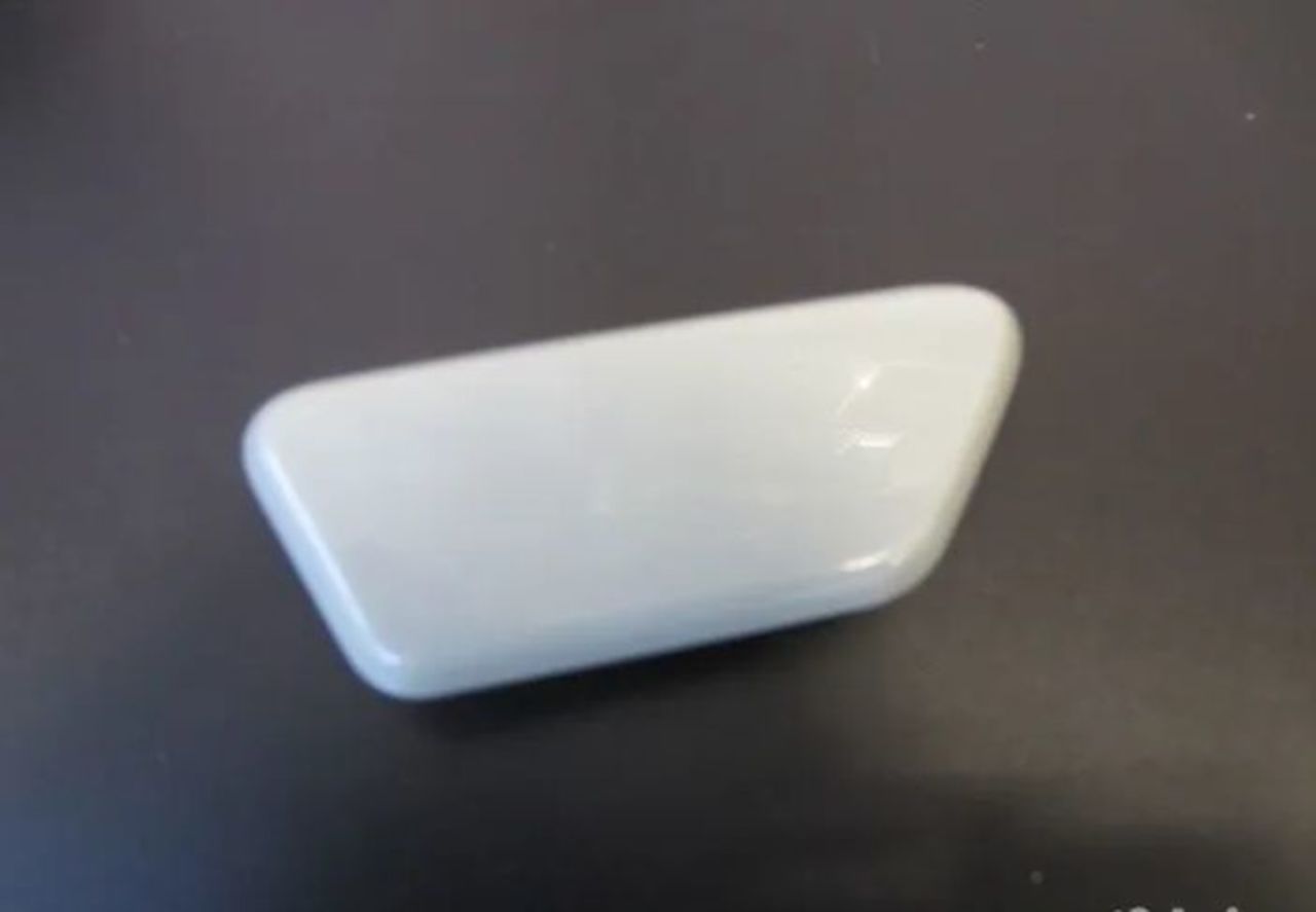 Крышка форсунки омывателя фары на Mitsubishi Outlander 3 (GF) 2012>