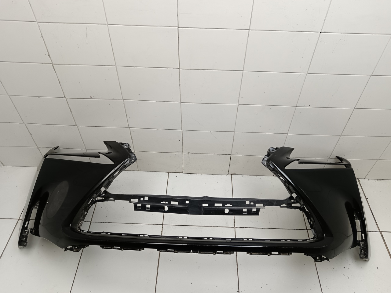 Бампер передний на Lexus NX 200 2014>