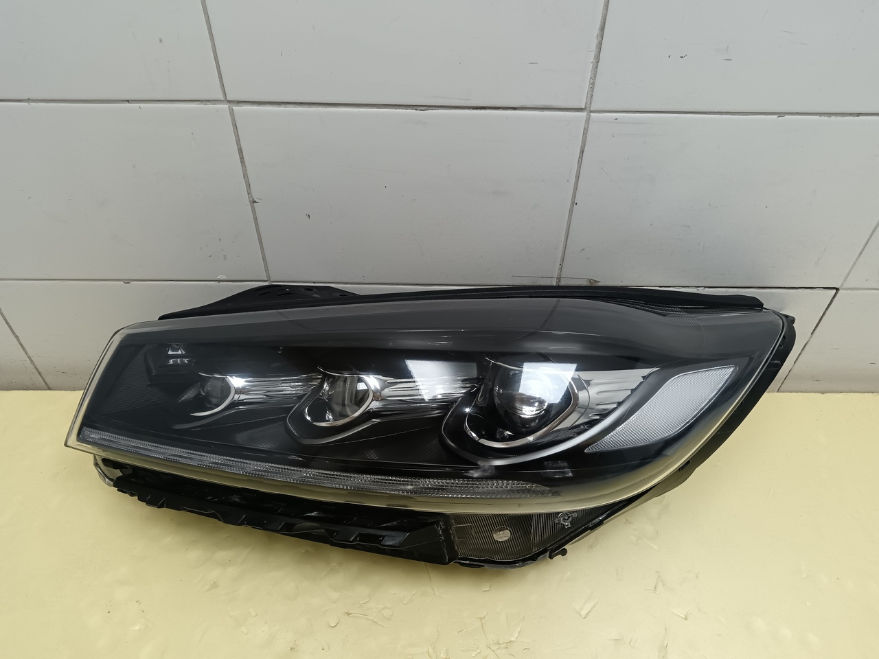 Фара левая на Kia Sorento 3 Prime UM 2015-2020