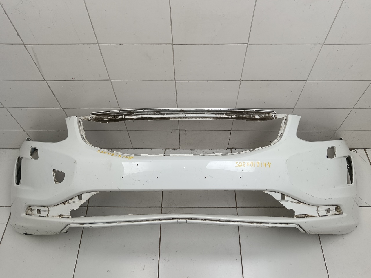 Бампер передний на Volvo XC60 2008-2017