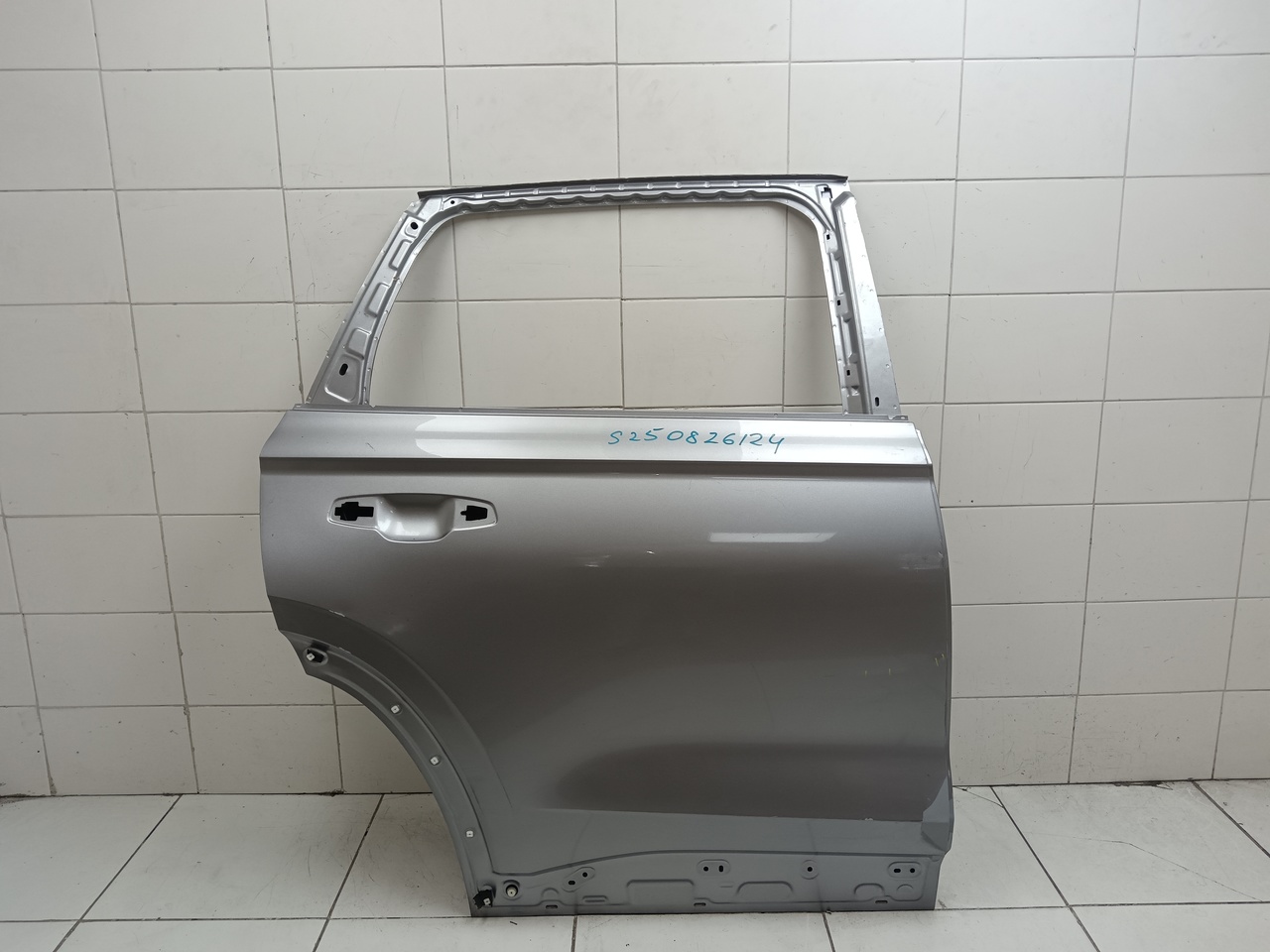 Дверь задняя правая на Geely Monjaro 2021>