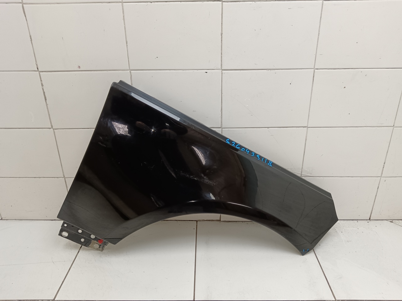 Крыло переднее правое на Land Rover Range Rover 4 2013-2022