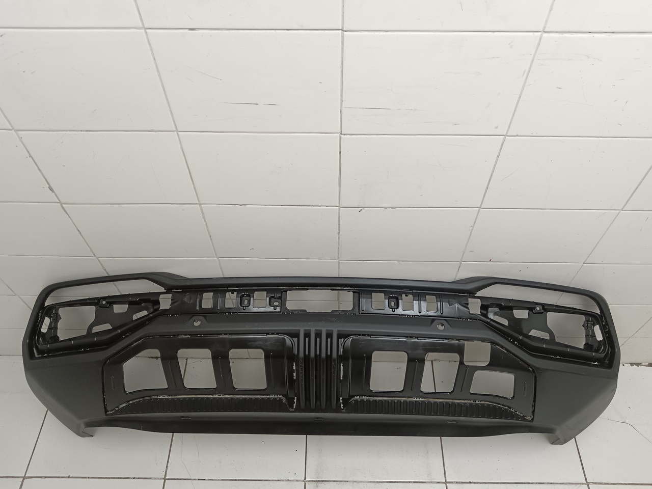Юбка задняя на Geely Atlas 2 2023>