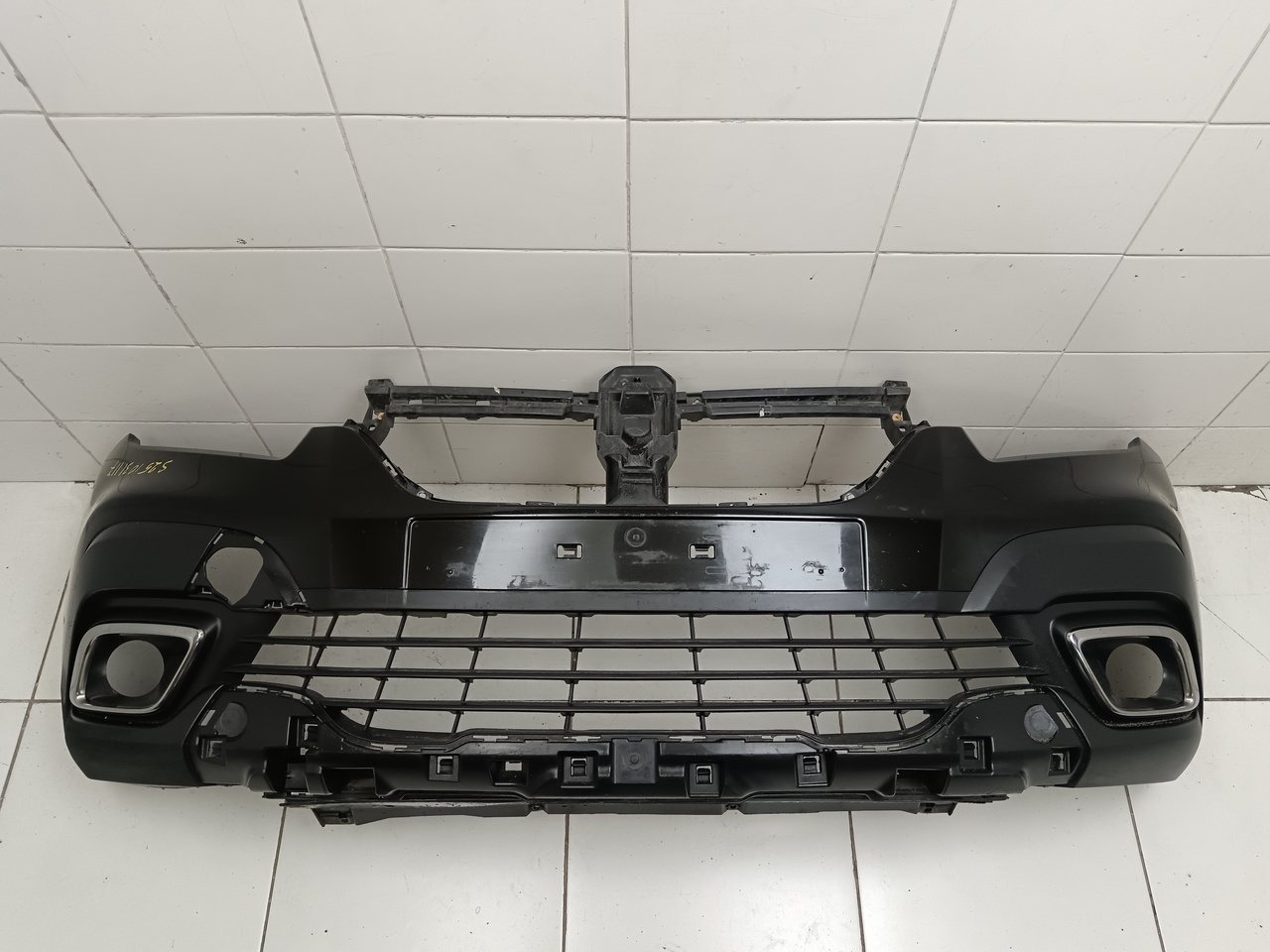 Бампер передний на Renault Sandero 2 2014-2022