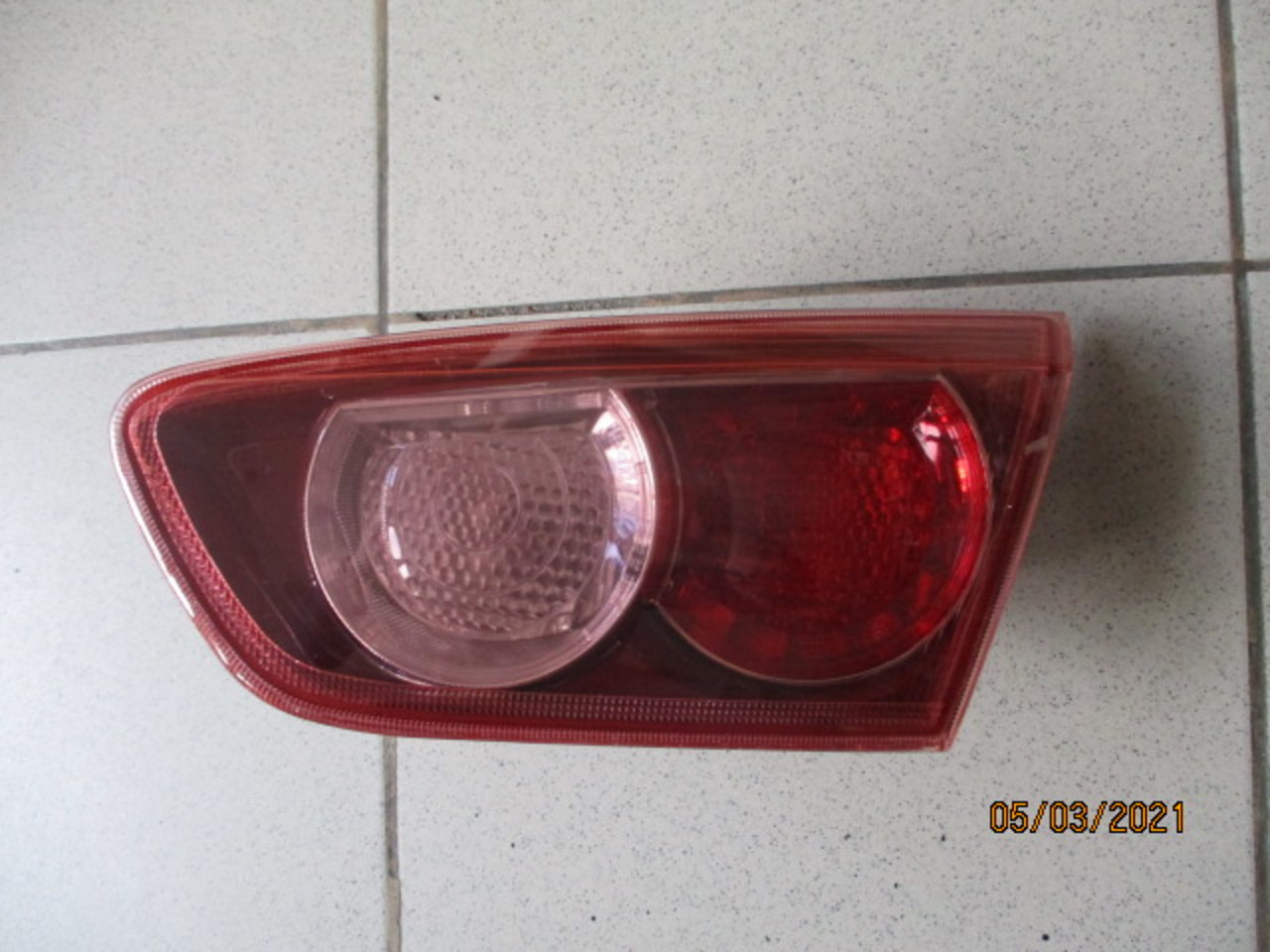 Фонарь задний внутренний правый на Mitsubishi Lancer 10 (CX,CY) 2007> фонарь задний внутренний правый до 2010 года