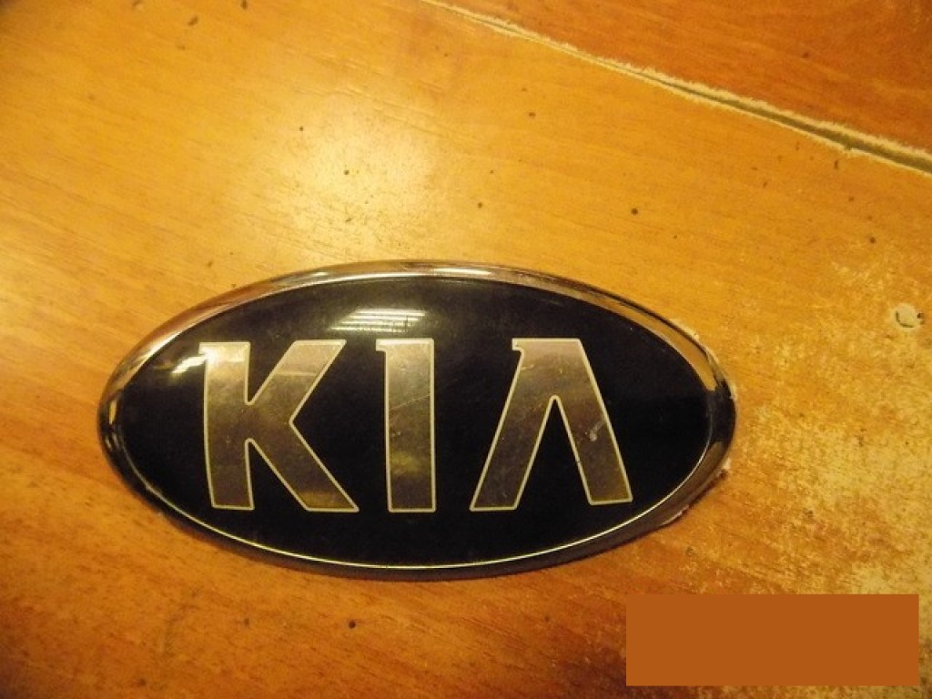 Эмблема на Kia Ceed 2012>