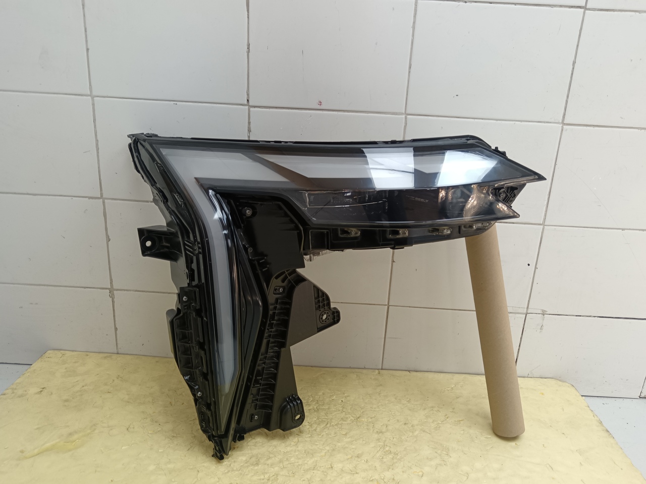 Фара правая на Geely Atlas 2 2023>