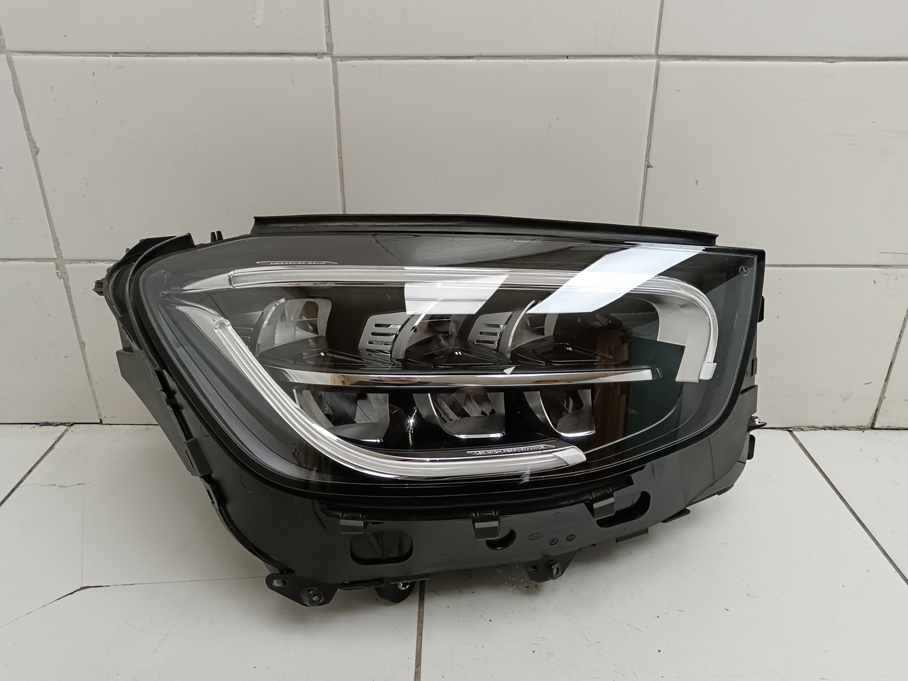 Фара правая на Mercedes Benz GLC Class X253 2015-2023 / Mercedes Benz GLC Class C253 Coupe 2016-2023