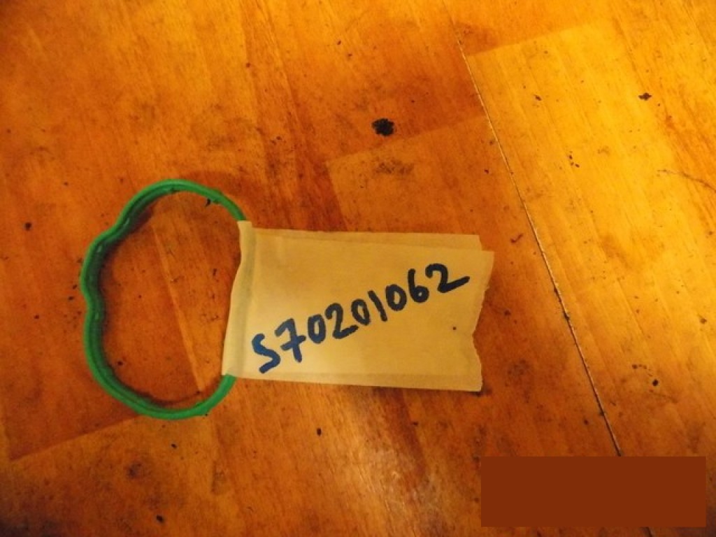 Прокладка впускного коллектора на Ford Explorer 2010>