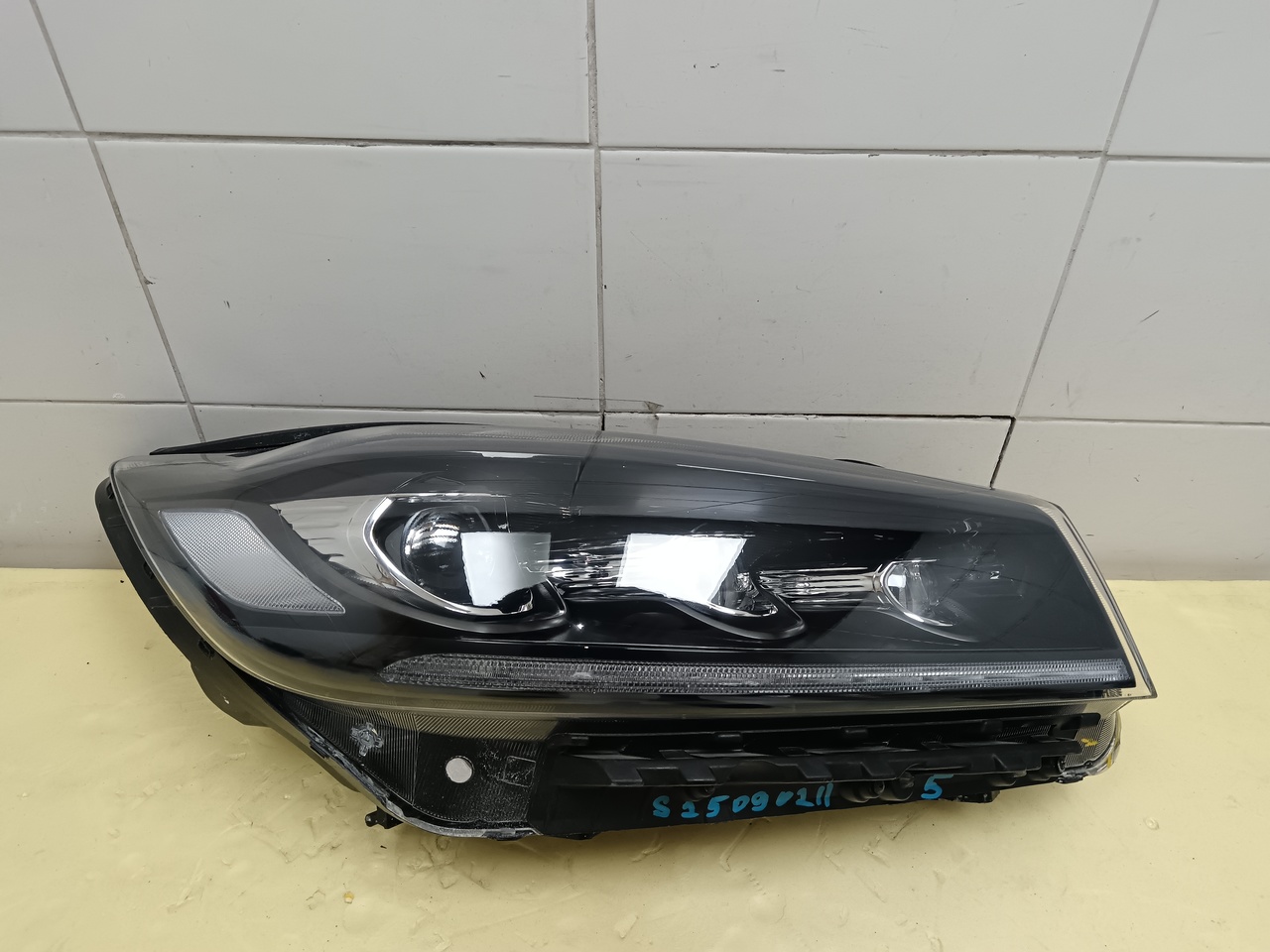 Фара правая на Kia Sorento 3 Prime UM 2015-2020