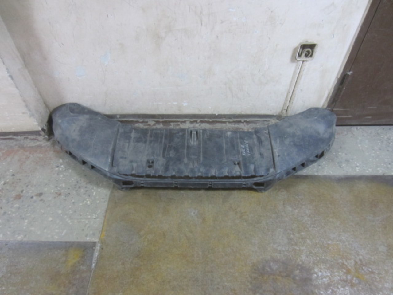 Юбка передняя на Ford Kuga 2 2012-2019