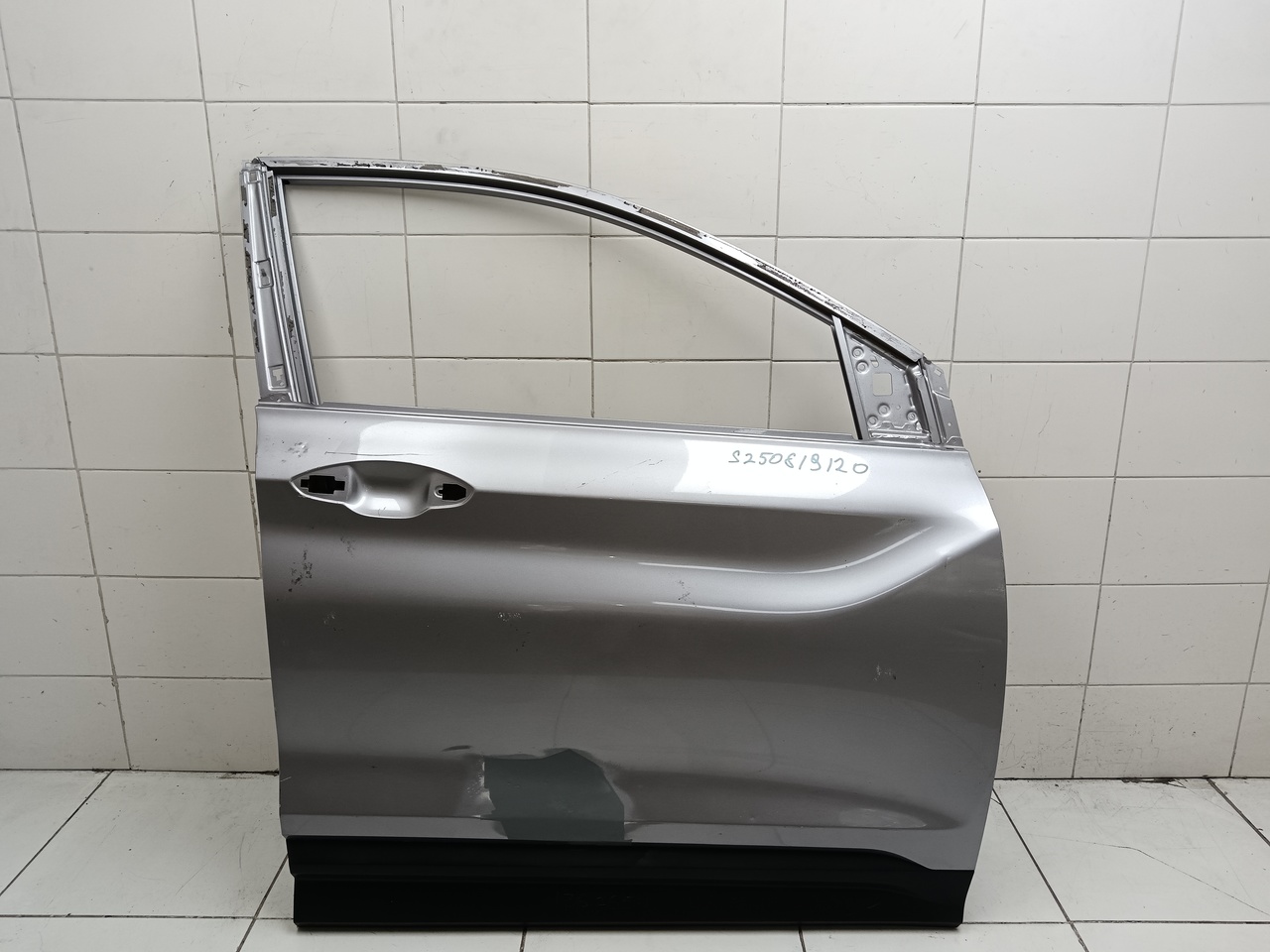 Дверь передняя правая на Belgee X50 2019> / Geely Coolray 2019>