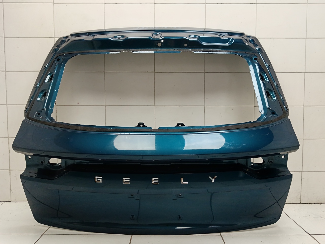 Дверь багажника на Geely Monjaro 2021>