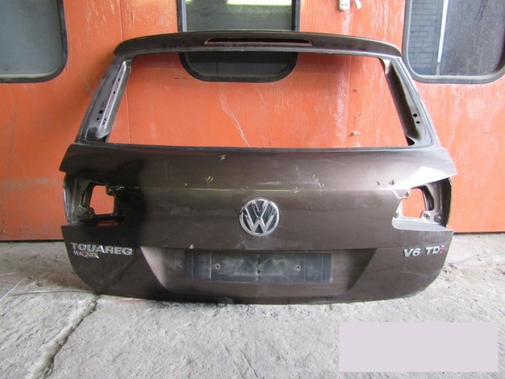 Дверь багажника на VW Touareg 2010>