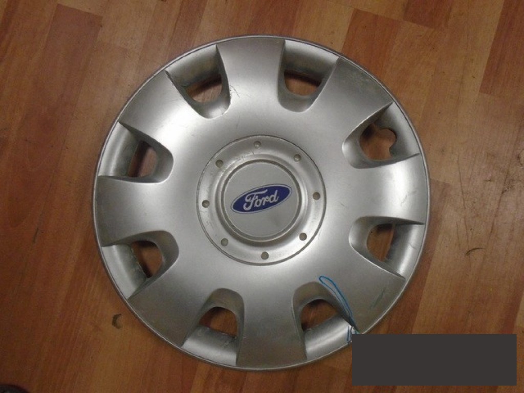 Колпак колесного диска на Ford Focus 2 2005-2008 / Ford Focus 2 2008-2011