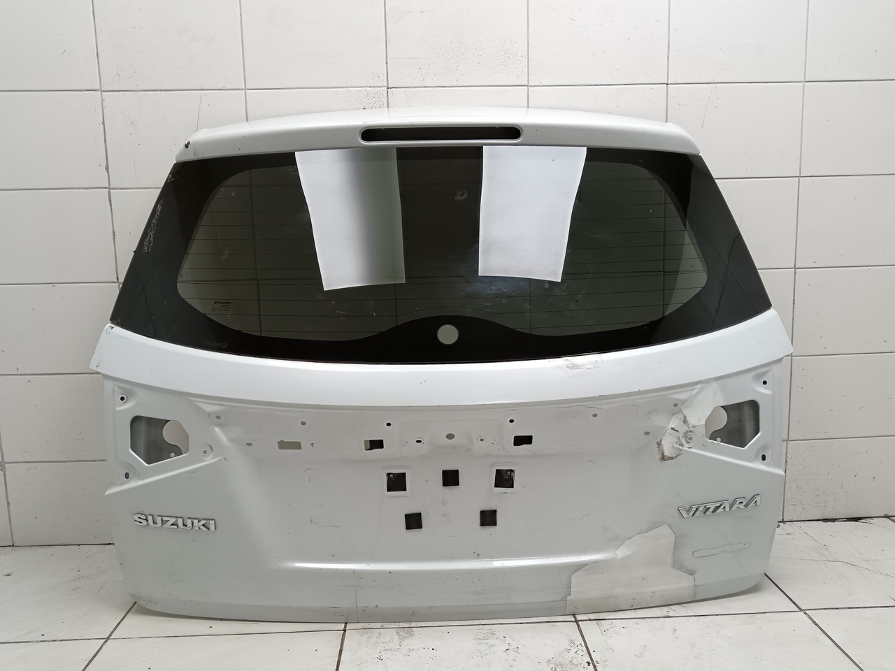 Дверь багажника на Suzuki Vitara 2015>