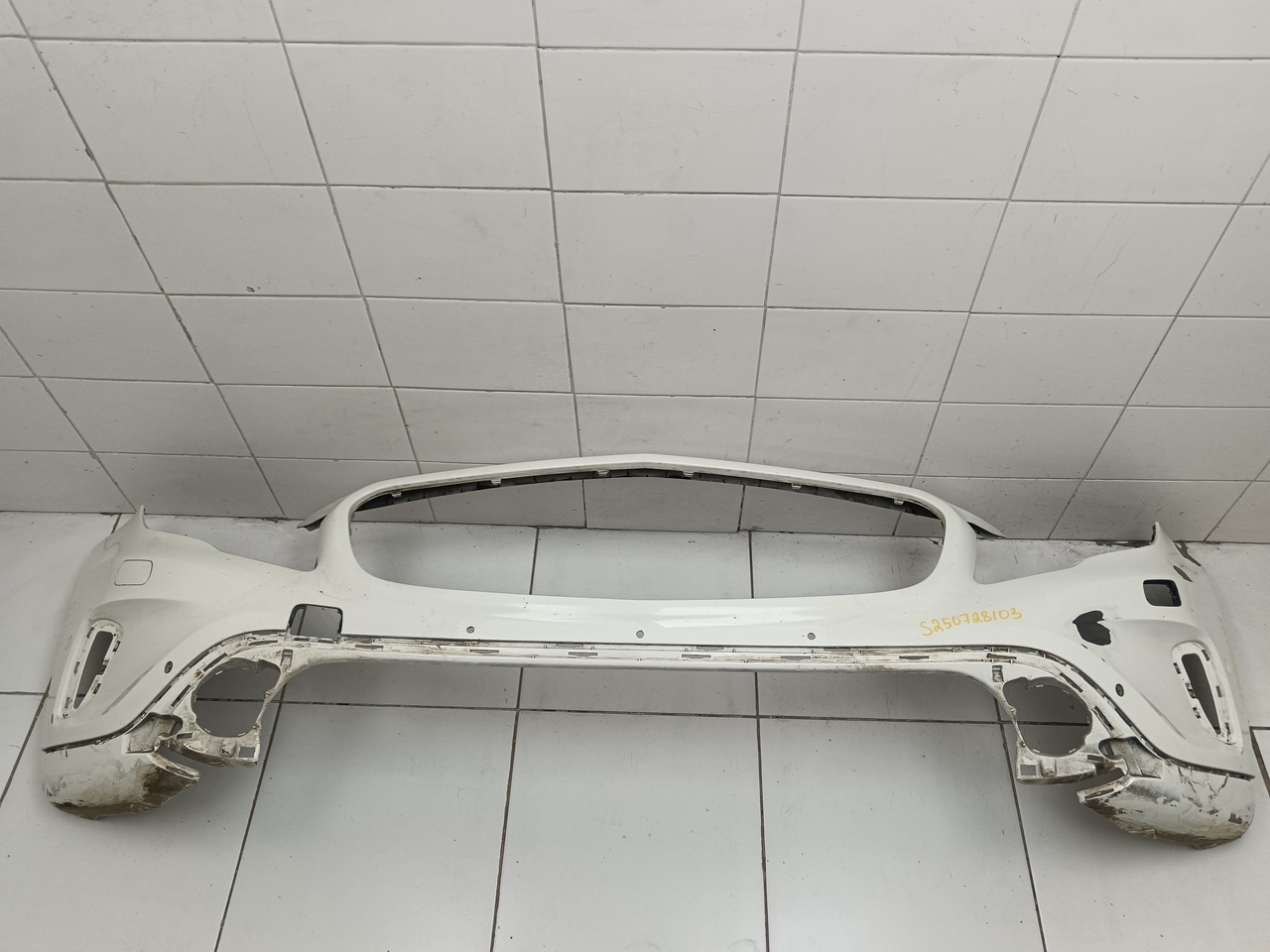 Бампер передний на Mercedes Benz GLA Class  X156 2014-2020