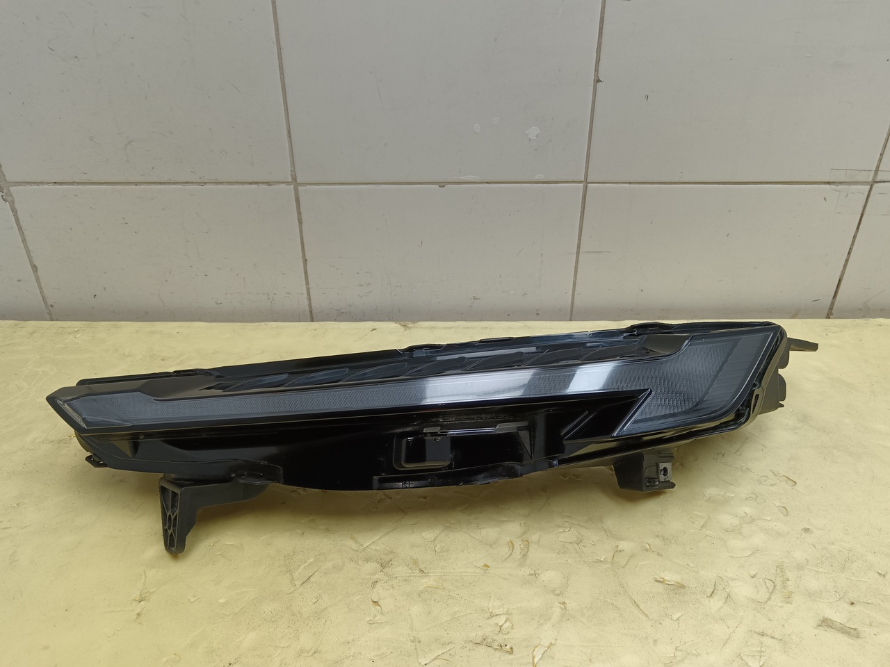 Габарит передний левый на Omoda C5 2021>