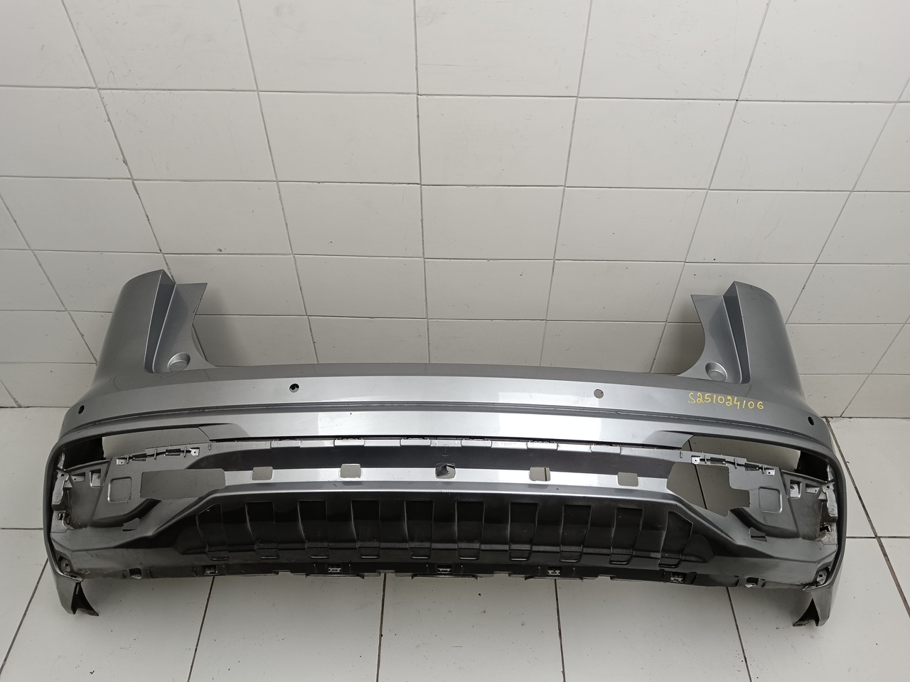 Бампер задний на Geely Monjaro 2021>