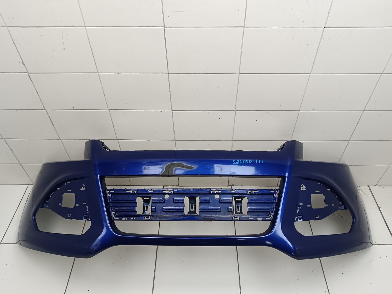Бампер передний на Ford Kuga 2 2012-2019