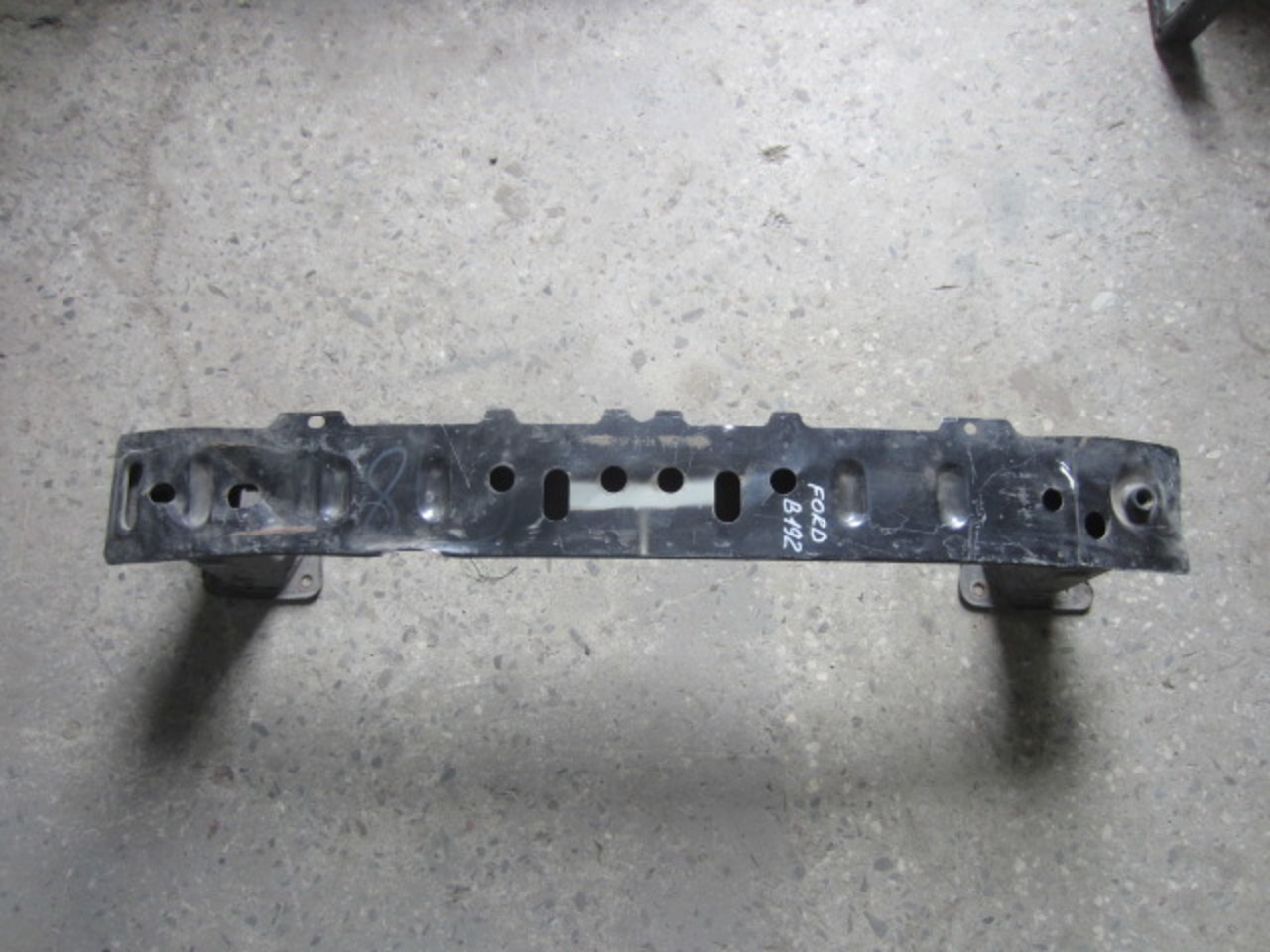 Усилитель бампера переднего на Ford Focus 2 2005-2008 / Ford Focus 2 2008-2011