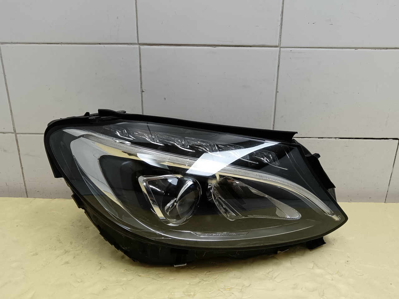 Фара правая на Mercedes Benz C Klasse W205 2014-2021