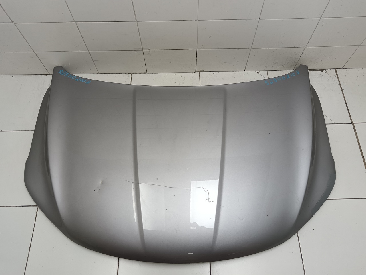 Капот на Geely Coolray 2020>