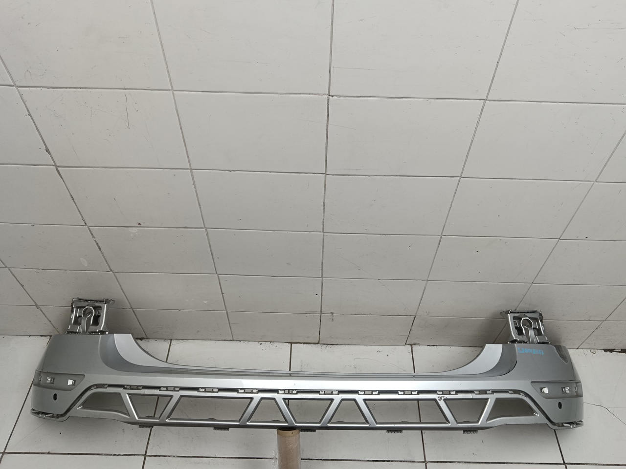 Бампер задний на Skoda Yeti 2009-2018