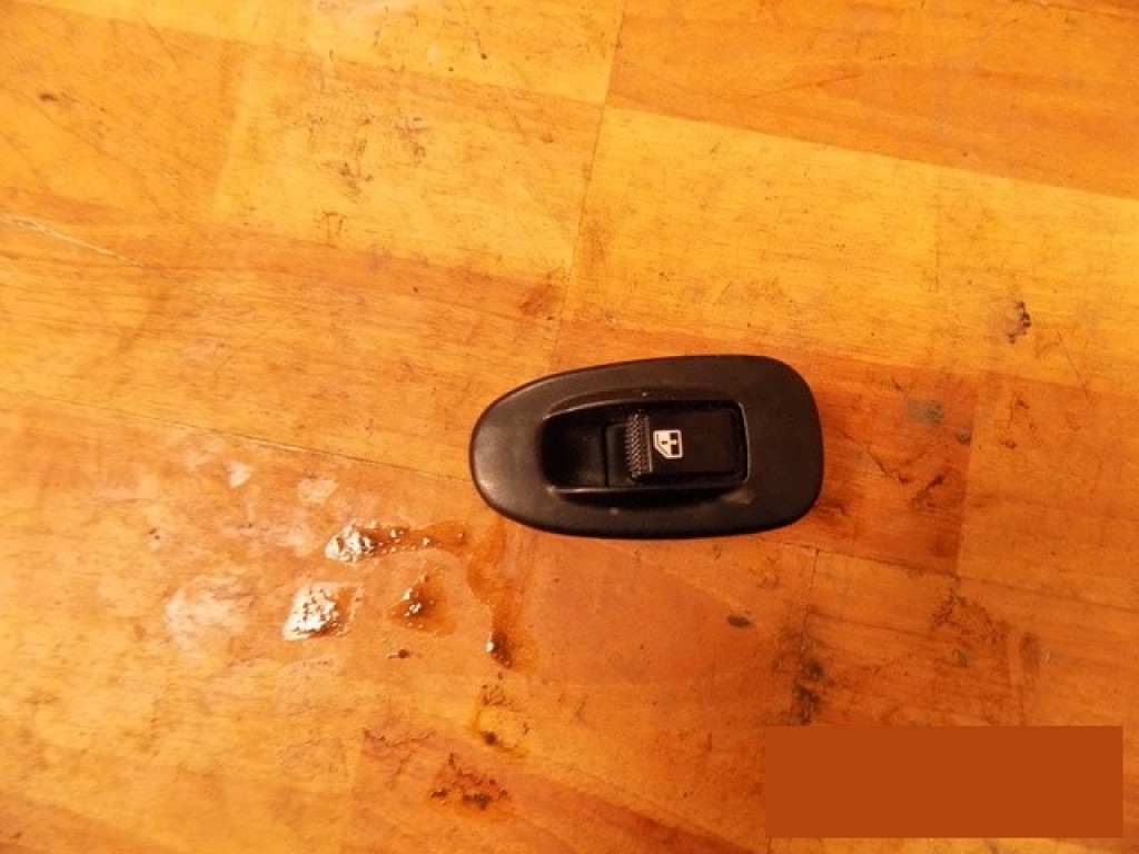 Кнопка стеклоподъемника на Kia Spectra 2001>