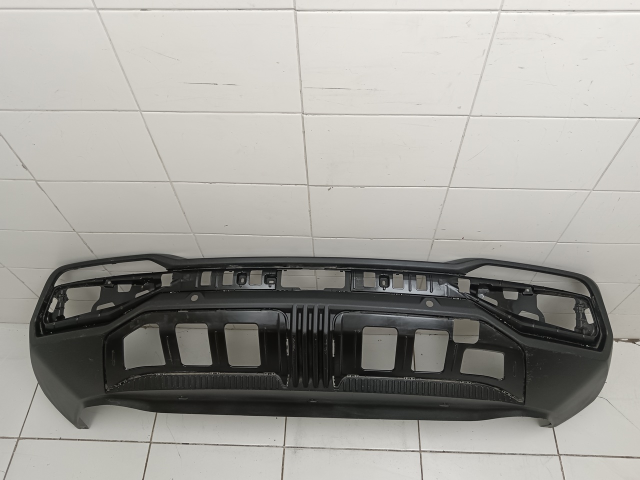 Юбка задняя на Geely Atlas 2 2023>