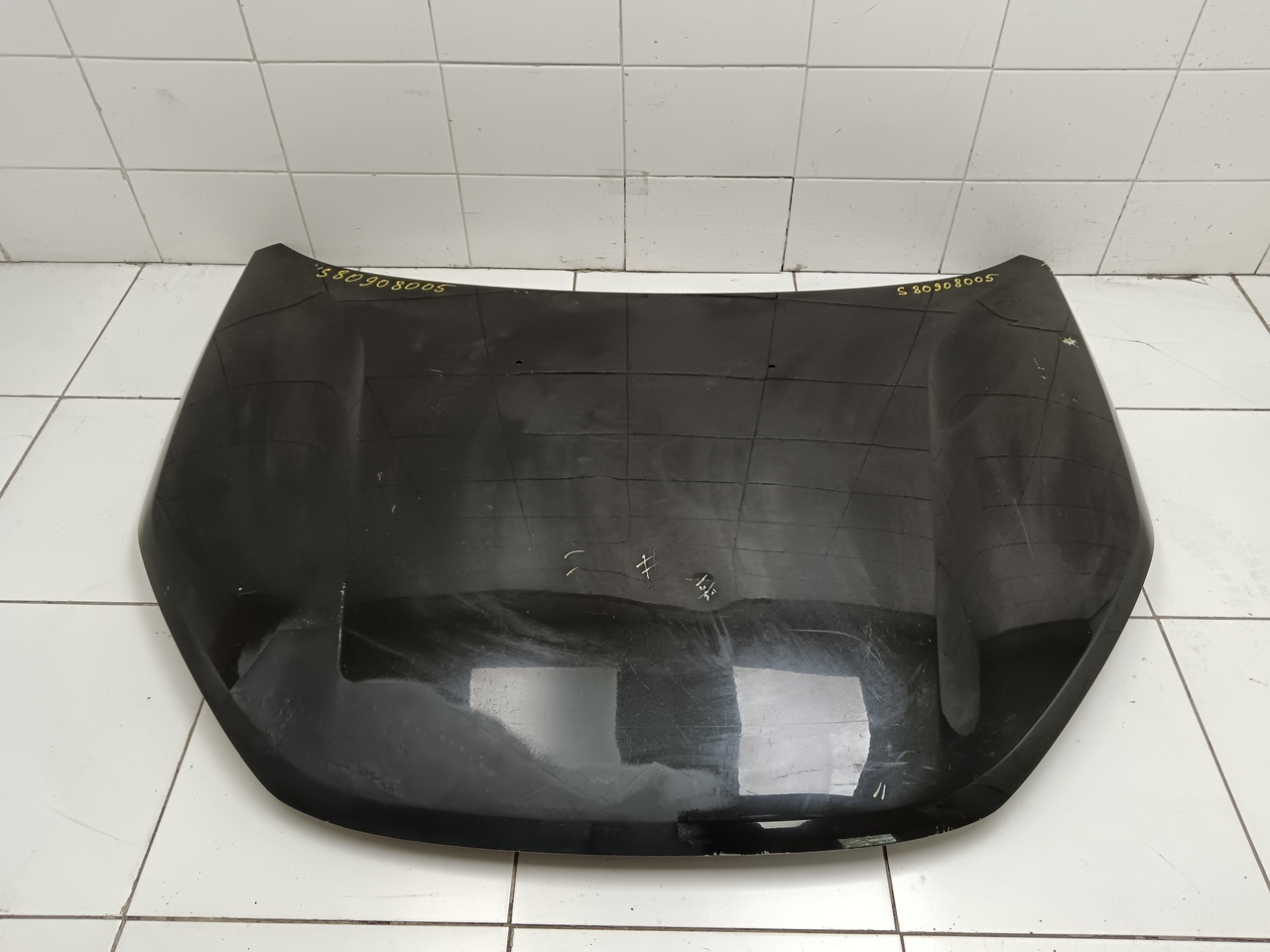 Капот на Lada Vesta 2015>