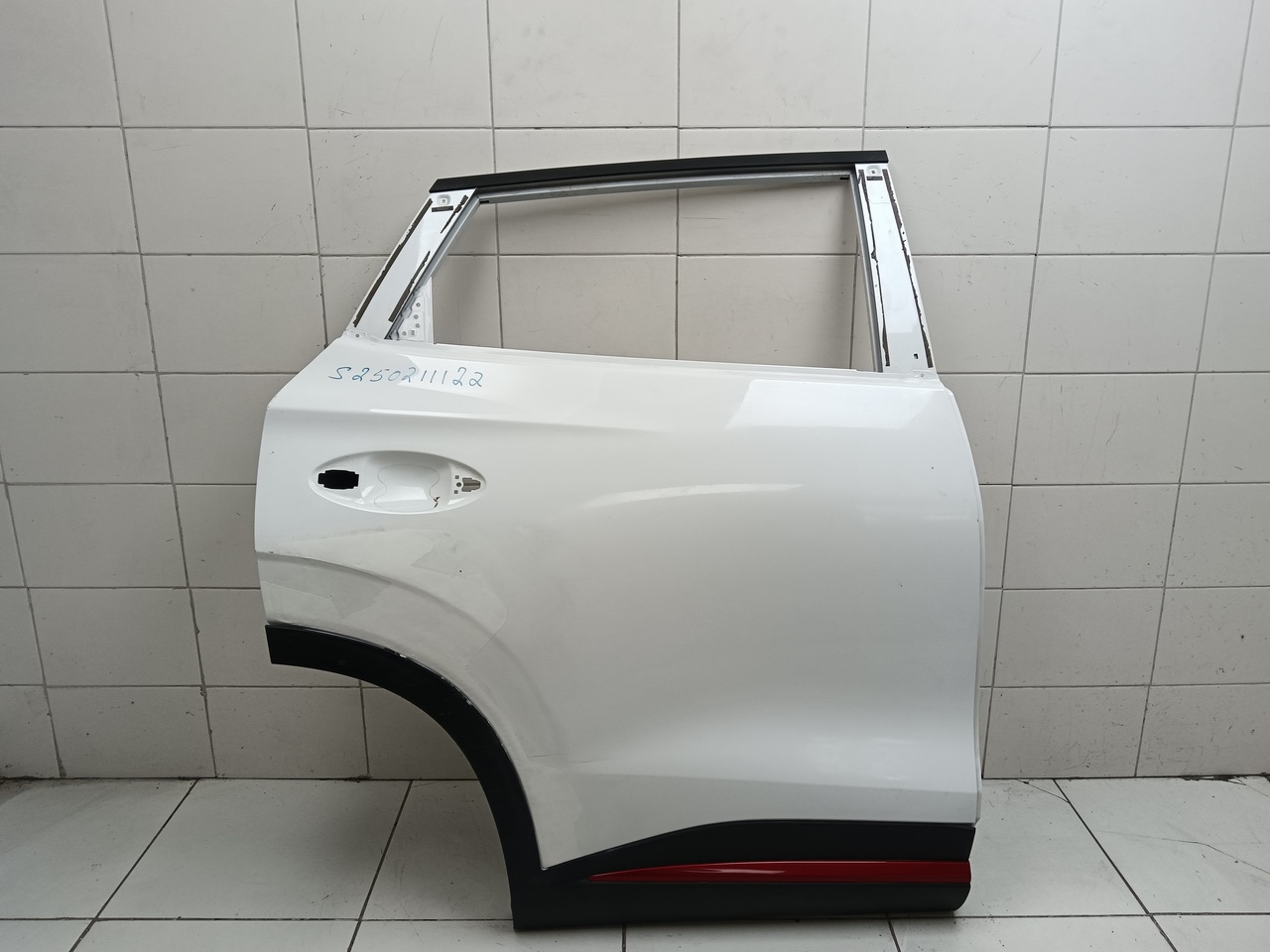 Дверь задняя правая на Omoda C5 2021>