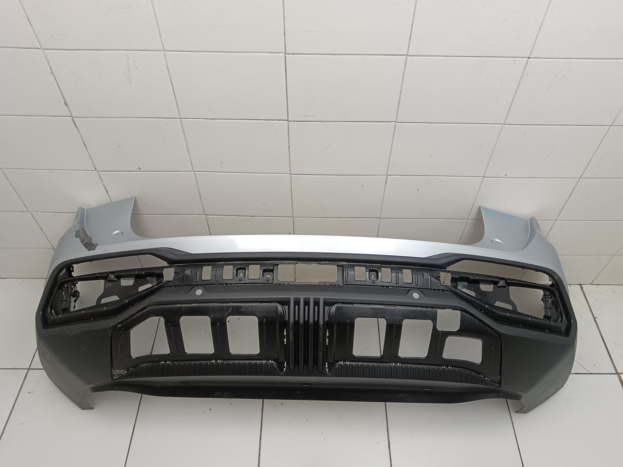 Бампер задний на Geely Atlas 2 2023>