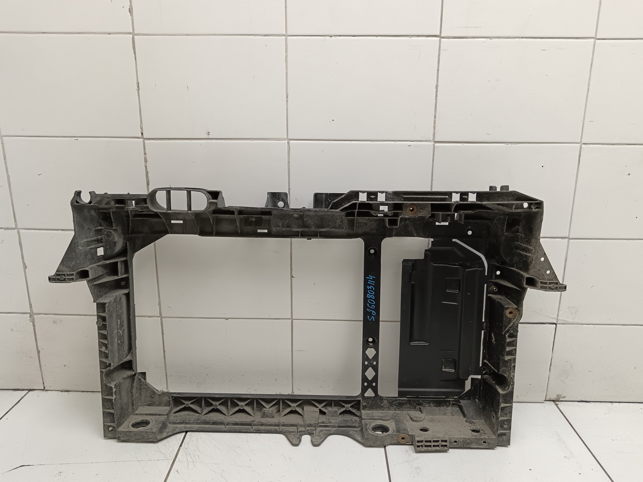 Панель передняя на Ford Fiesta Mk6 2012-2019