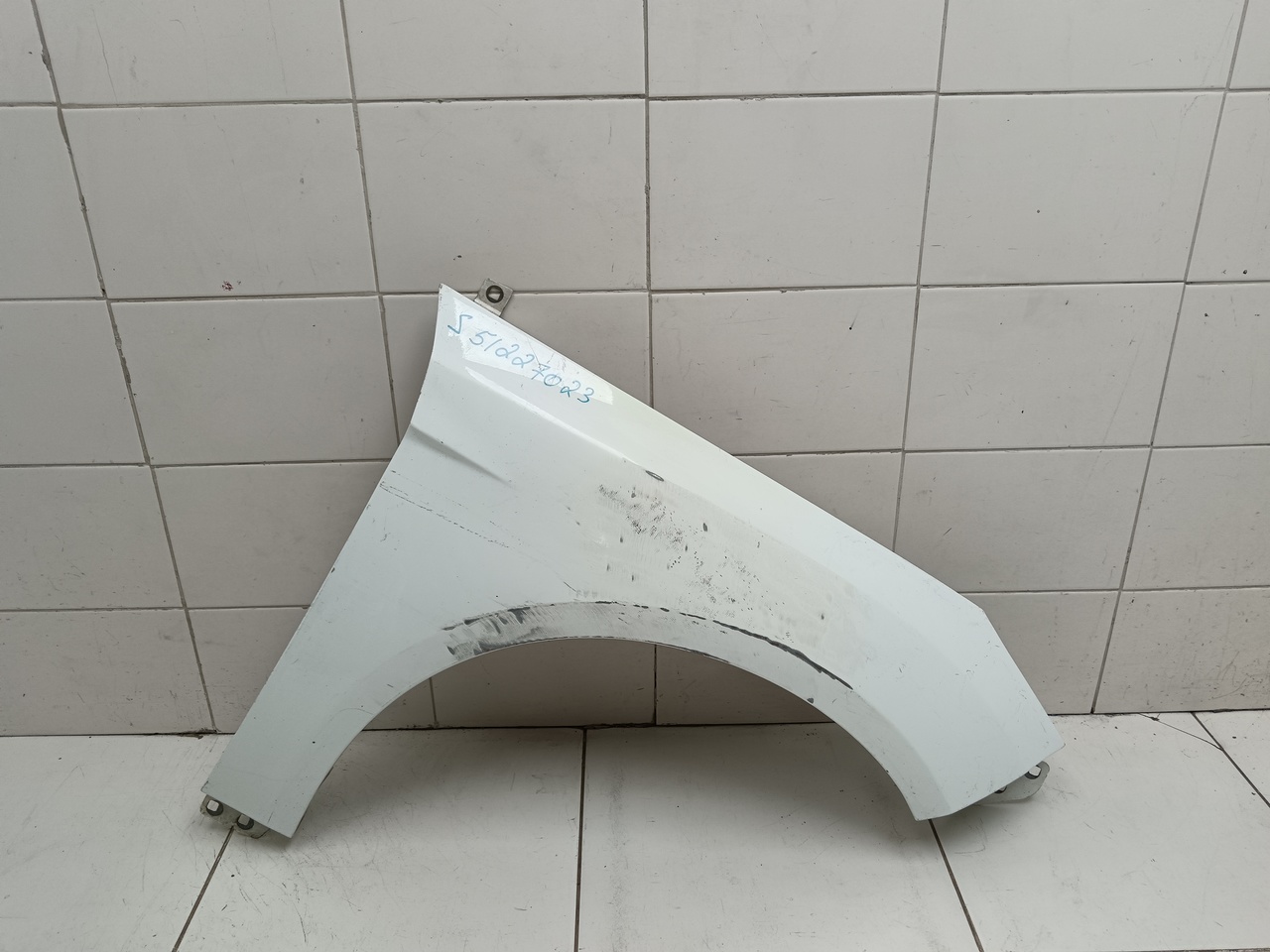 Крыло переднее правое на Ford Focus 3 2011-2019