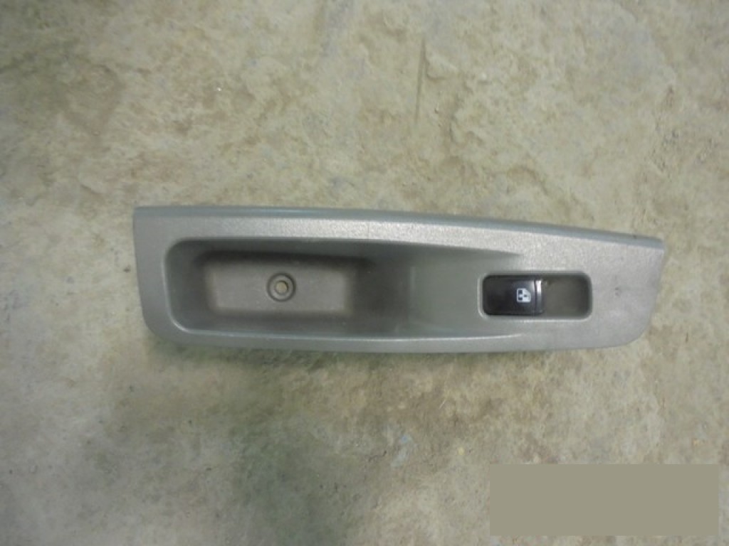 Кнопка стеклоподъемника на Chevrolet Lacetti 2004>