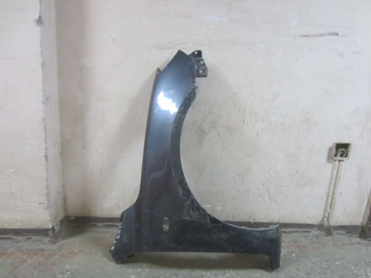 Крыло переднее правое на Mazda 3 (BK) 2002-2009