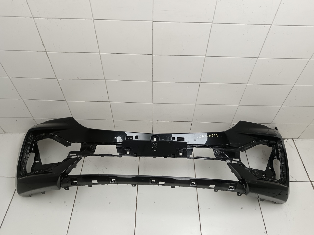 Бампер передний на Geely Monjaro 2021>