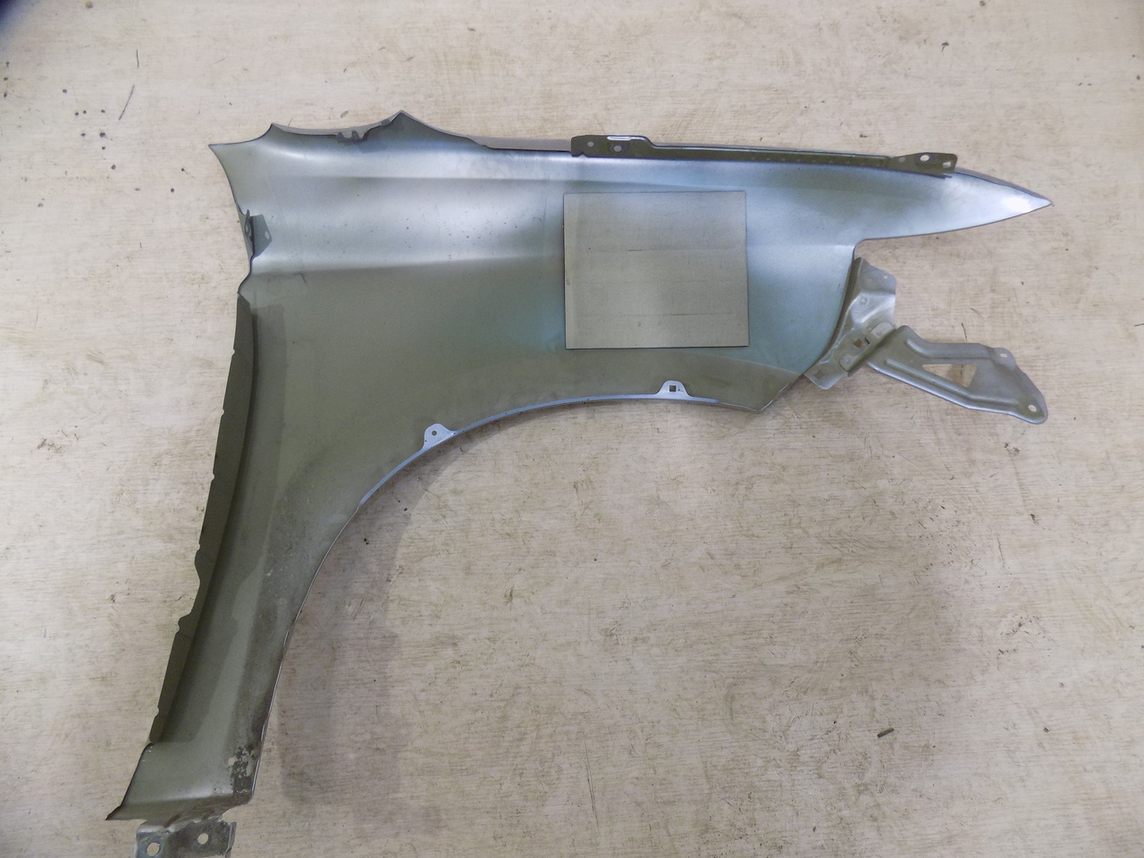 крыло аутлендер. Mitsubishi outlander 1 крыло переднее правое. крыло переднее на мицубиси аутлендер 1. крыло 2014 митсубиши аутлендер. щели крылья аутлендер xl.