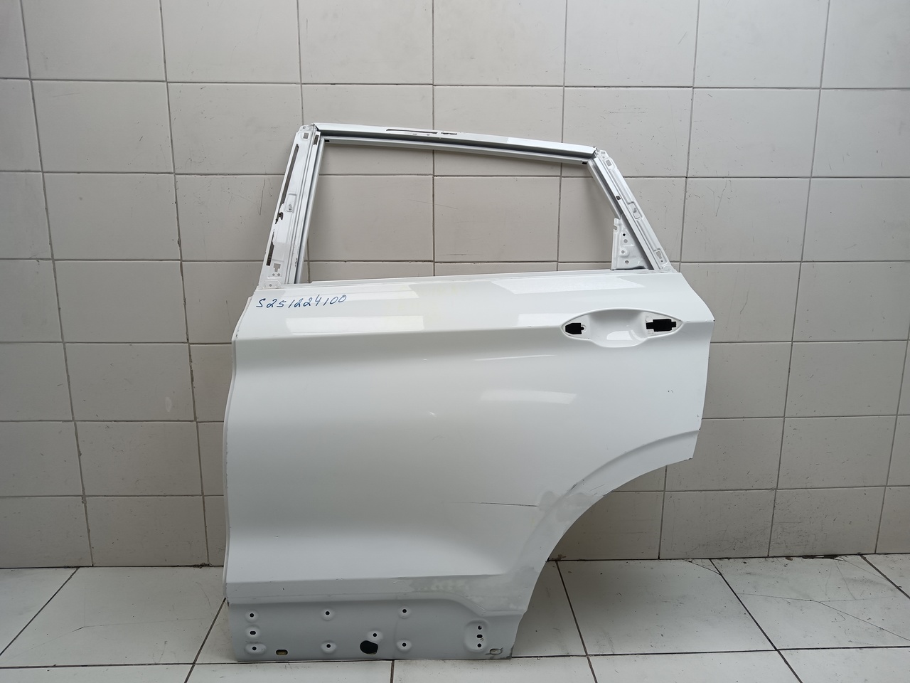 Дверь задняя левая на Geely Coolray 2019>