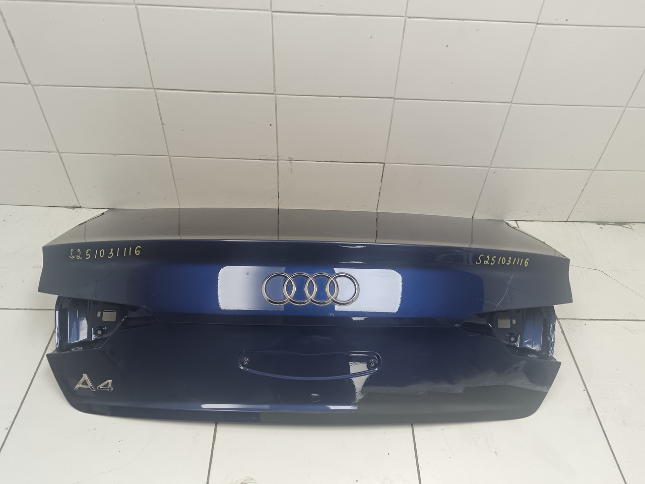 Крышка багажника на Audi A4 B9 2015>