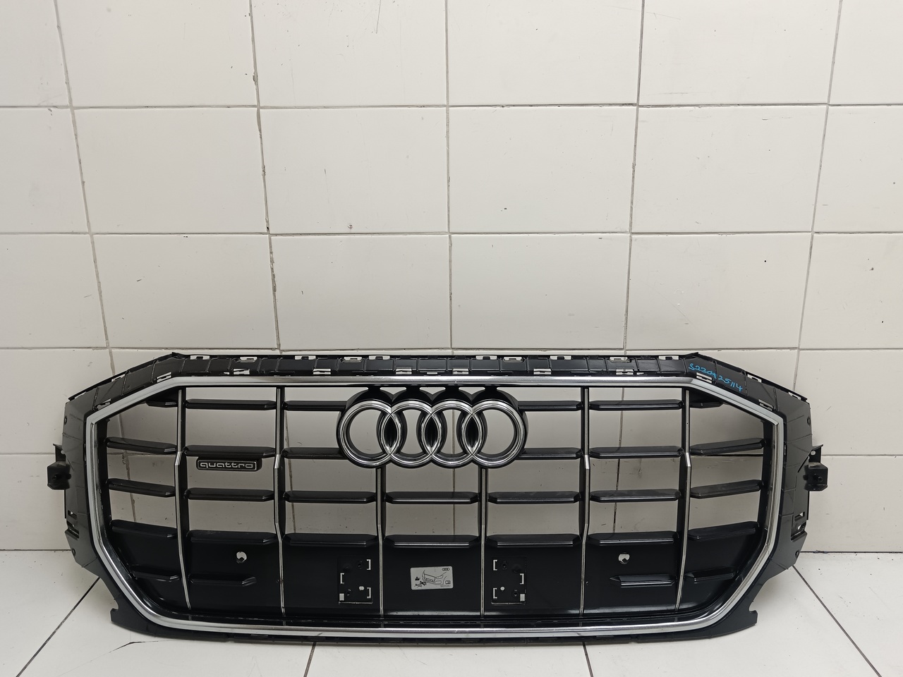 Решетка радиатора на Audi Q8 2018>