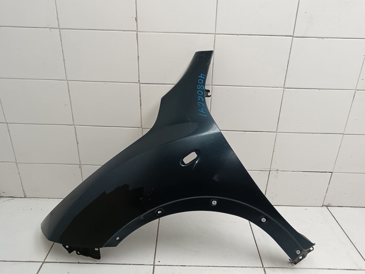 Крыло переднее левое на Nissan Juke F15 2011-2019