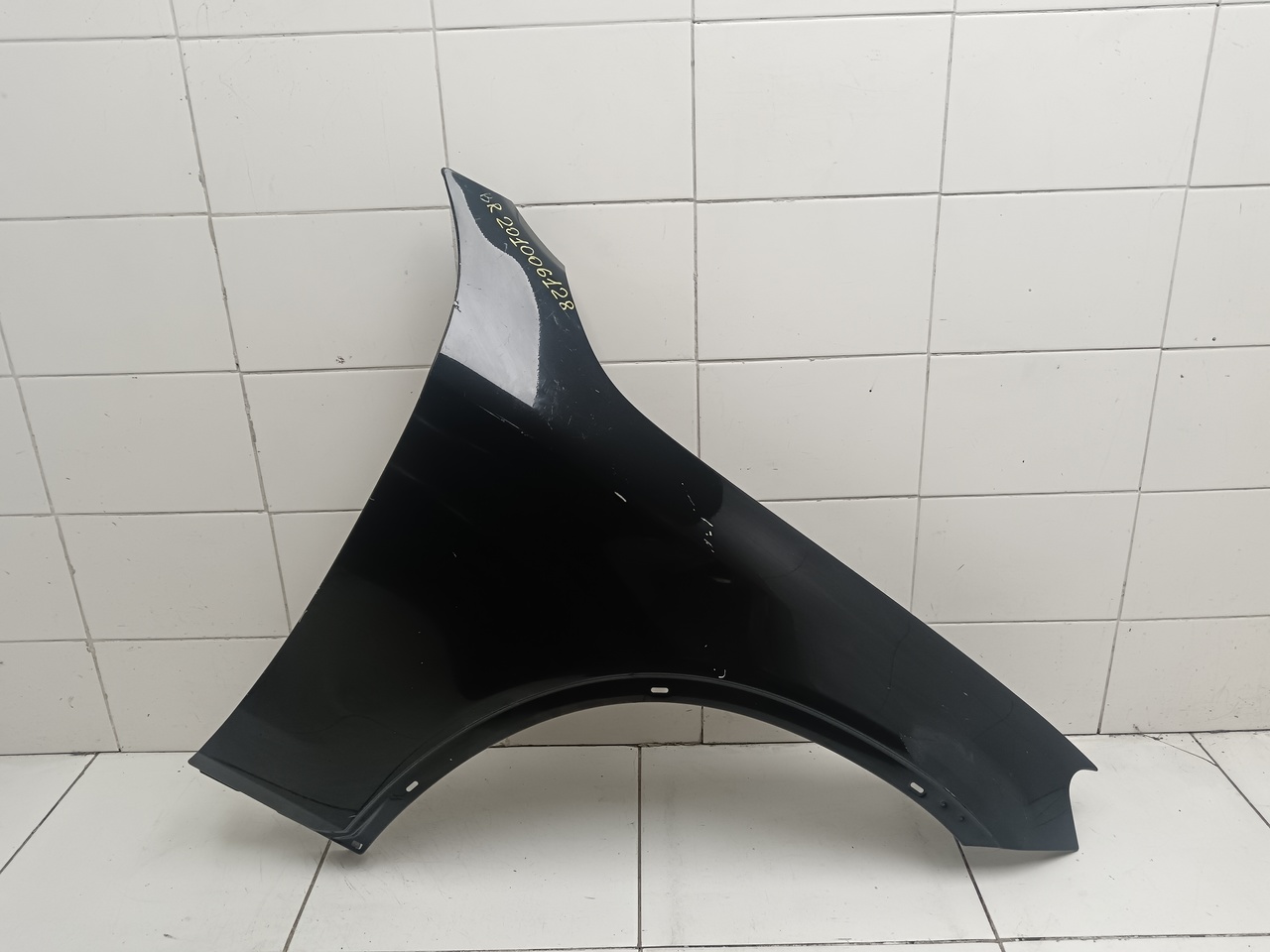 Крыло переднее правое на Mercedes Benz GLC Class X253 2015> / Mercedes Benz GLC Class C253 COUPE 2016>