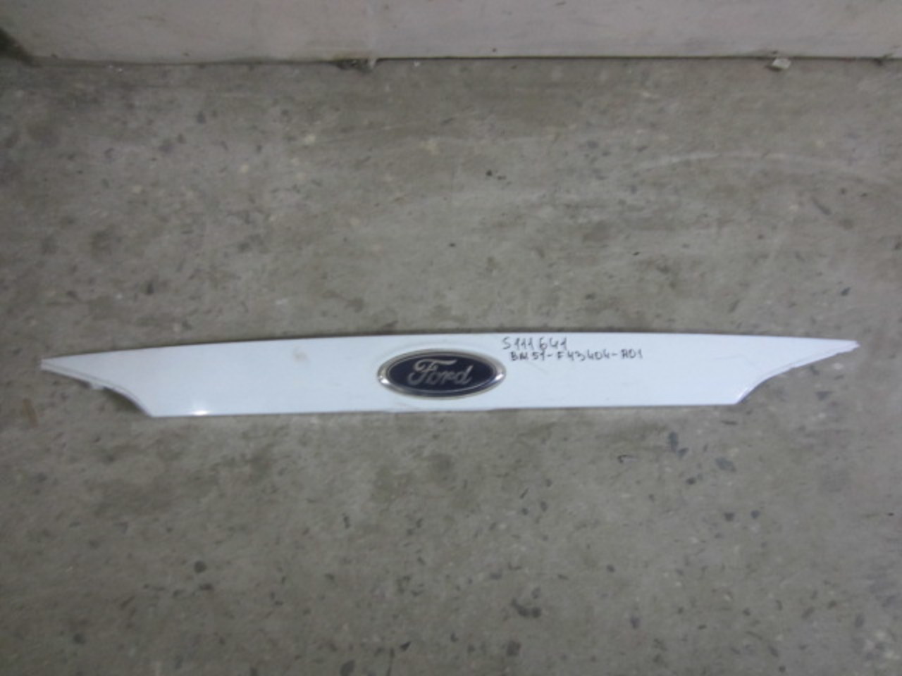 Накладка двери багажника на Ford Focus 3 2011-2019